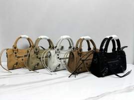 Picture of Balenciaga Handbags _SKUfw217833057fw